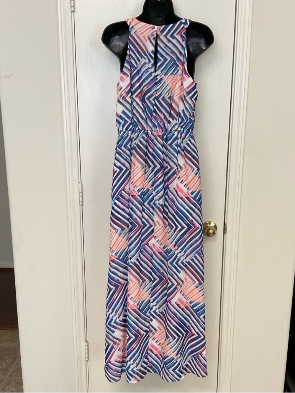 DR Collection Geo-Pattern Maxi Dress - Picture 2 of 5